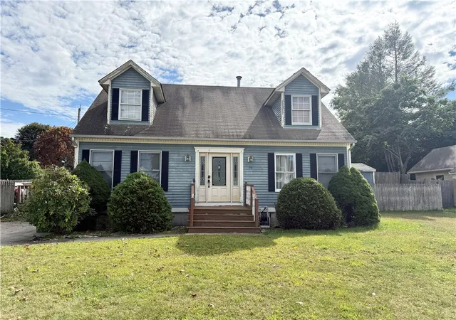 Homes for sale in Smithfield, RI | 13 Willow Rd, Smithfield, RI 02828 | MLS# 1411645