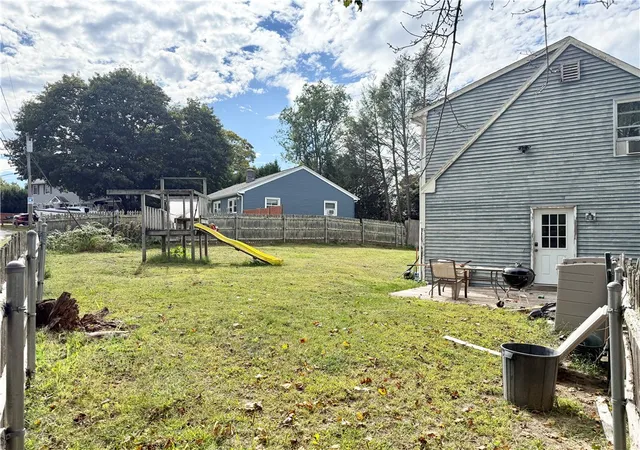 Homes for sale in Smithfield, RI | 13 Willow Rd, Smithfield, RI 02828 | MLS# 1411645