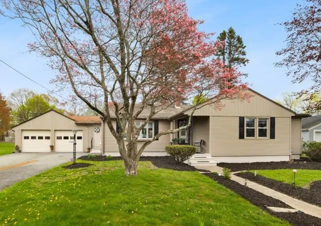 1st image of 200 Glen Dr, Warwick, RI 02889 | MLS# 1411605