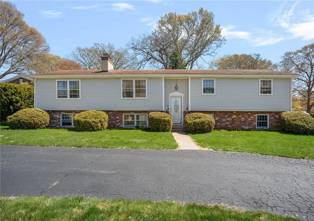 Homes for sale in West Warwick, RI | 44 Quaker Dr, West Warwick, RI 02893 | MLS# 1411691