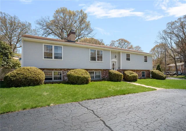 Homes for sale in West Warwick, RI | 44 Quaker Dr, West Warwick, RI 02893 | MLS# 1411691
