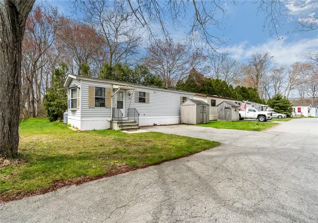 Homes for sale in Middletown, RI | 534 Forest Park Rd, Middletown, RI 02842 | MLS# 1411186