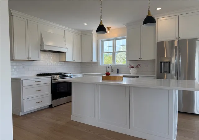 4th image of 27 Massasoit Ave, Bristol, RI 02809 | MLS# 1411751