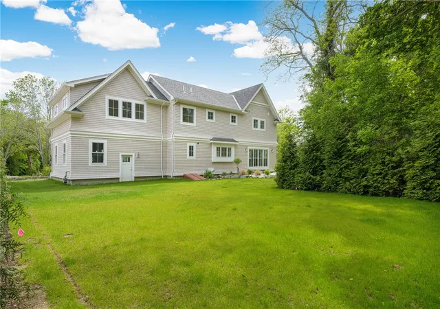 3rd image of 3 Knowlton Ct, Bristol, RI 02809 | MLS# 1411725