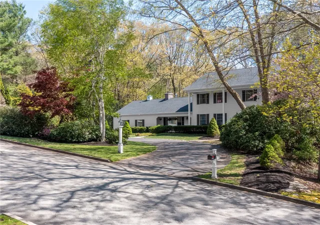 2nd image of 100 Joseph Ct, Warwick, RI 02886 | MLS# 1410803