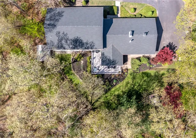 4th image of 100 Joseph Ct, Warwick, RI 02886 | MLS# 1410803