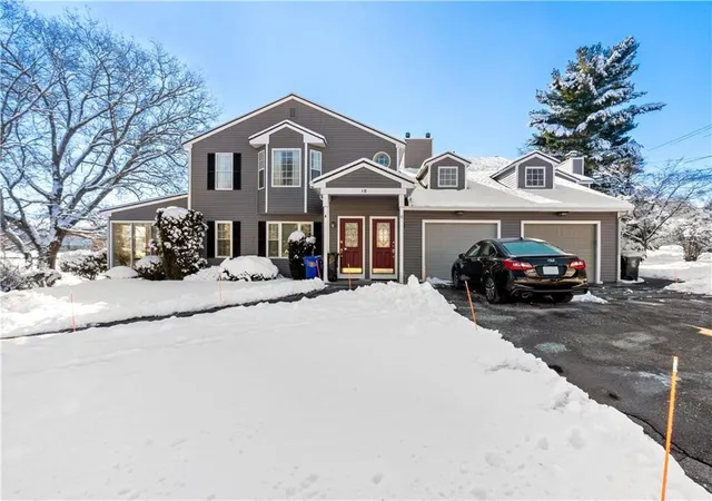 Homes for sale in North Providence, RI | 18 Pond Ct #C, North Providence, RI 02904 | MLS# 1411838