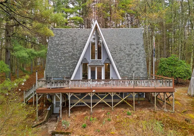 Photo 2 of Sale Pending at 535 Log Rd, Smithfield, RI 02917 | MLS# 1411313 | Listing updated on 2026-08-27
