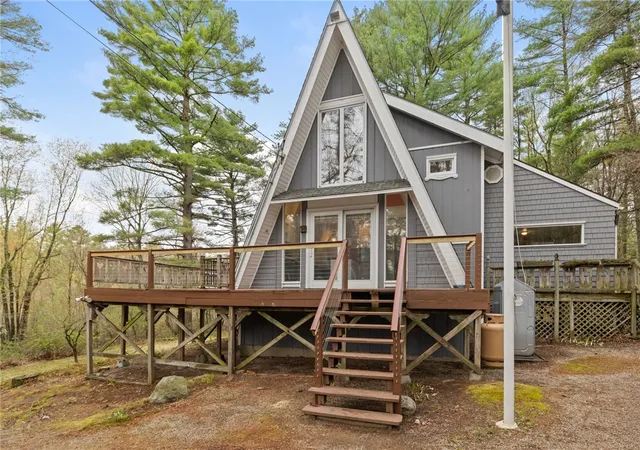 Photo 3 of Sale Pending at 535 Log Rd, Smithfield, RI 02917 | MLS# 1411313 | Listing updated on 2026-08-27