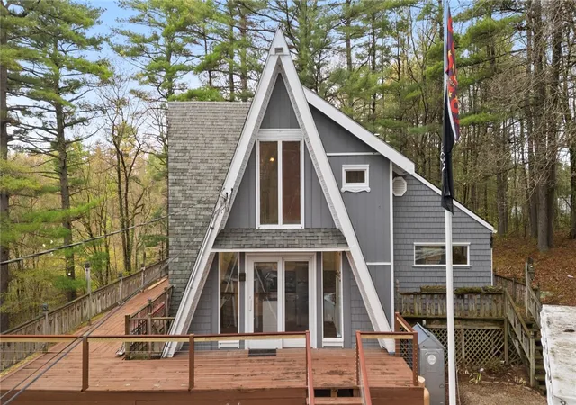 Photo 4 of Sale Pending at 535 Log Rd, Smithfield, RI 02917 | MLS# 1411313 | Listing updated on 2026-08-27