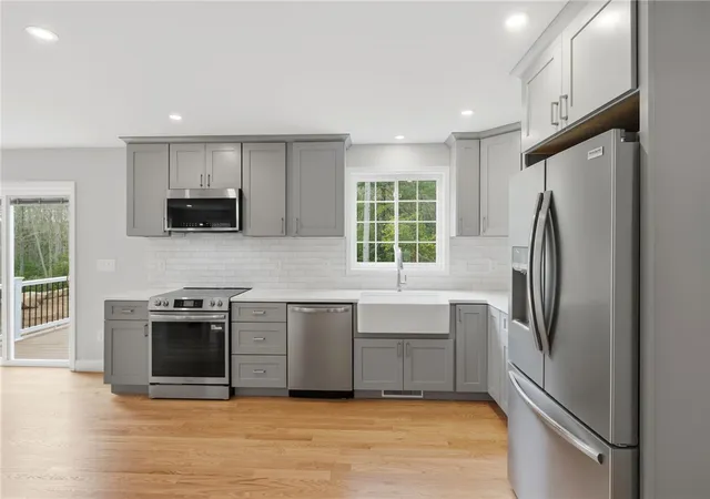 2nd image of 14 Elaine Dr, Hopkinton, RI 02833 | MLS# 1411910