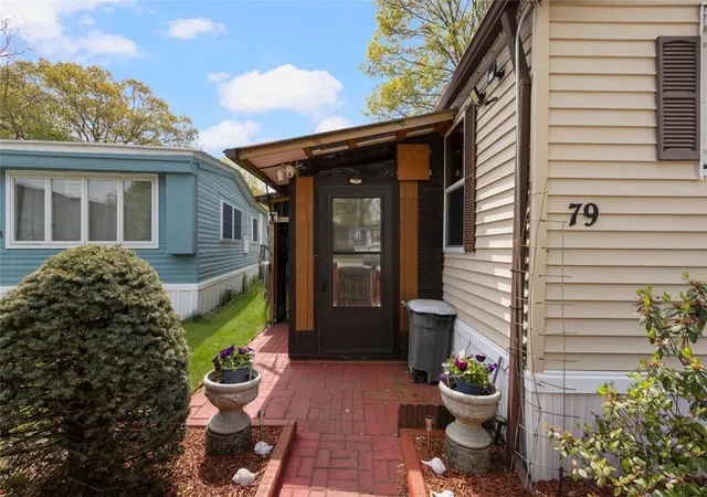 Homes for sale in North Kingstown, RI | 6101 Post Rd, North Kingstown, RI 02852 | MLS# 1412011