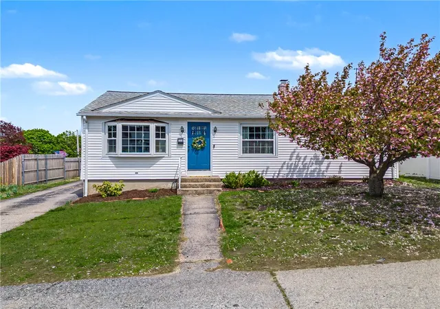 Homes for sale in North Providence, RI | 116 Volturno St, North Providence, RI 02904 | MLS# 1412014