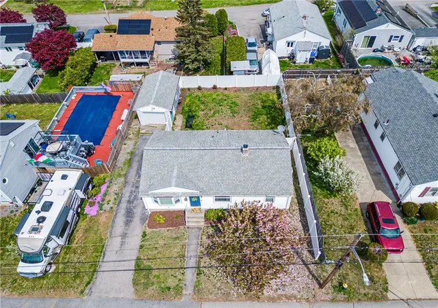 Homes for sale in North Providence, RI | 116 Volturno St, North Providence, RI 02904 | MLS# 1412014