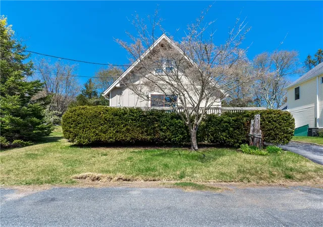 Homes for sale in South Kingstown, RI | 25 Westside Rd, South Kingstown, RI 02879 | MLS# 1411716