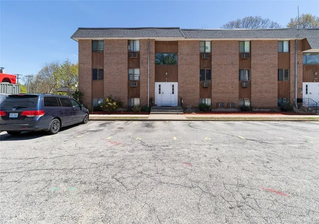 Homes for sale in Lincoln, RI | 117 John St #5, Lincoln, RI 02865 | MLS# 1412079
