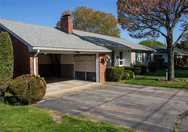 4th image of 23 Di Ponte Dr, Johnston, RI 02919 | MLS# 1412080