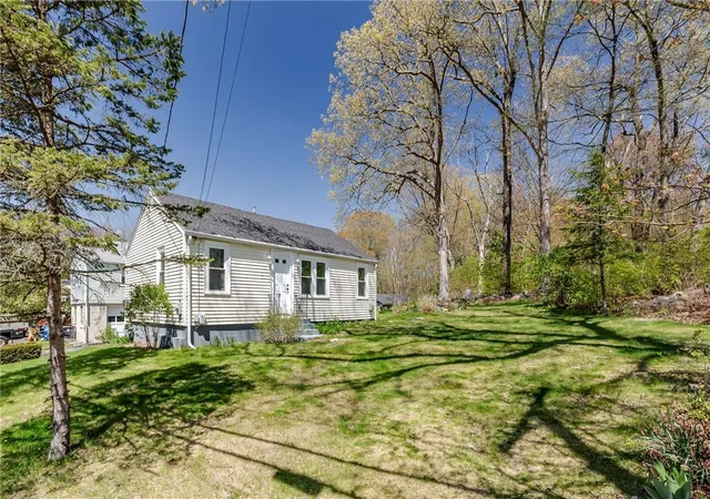 Homes for sale in Cumberland, RI | 19 Leigh Rd, Cumberland, RI 02864 | MLS# 1411922