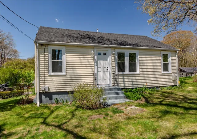 Homes for sale in Cumberland, RI | 19 Leigh Rd, Cumberland, RI 02864 | MLS# 1411922