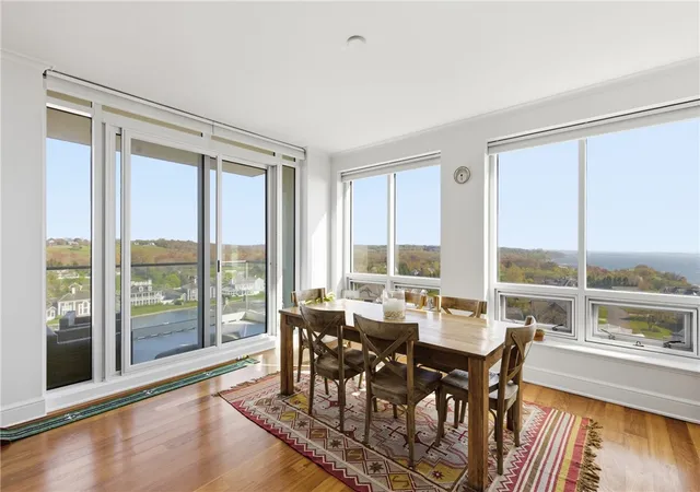 Homes for sale in Portsmouth, RI | 1 Tower Dr #902, Portsmouth, RI 02871 | MLS# 1411634