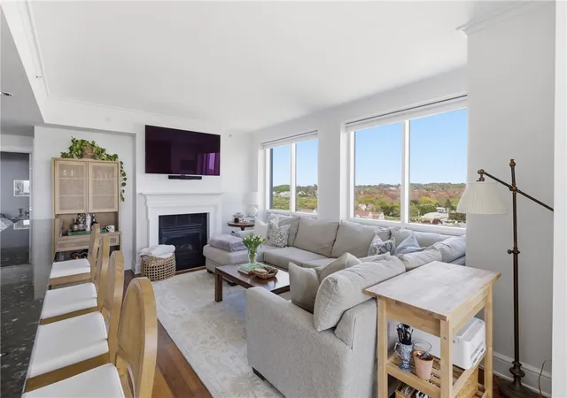Homes for sale in Portsmouth, RI | 1 Tower Dr #902, Portsmouth, RI 02871 | MLS# 1411634