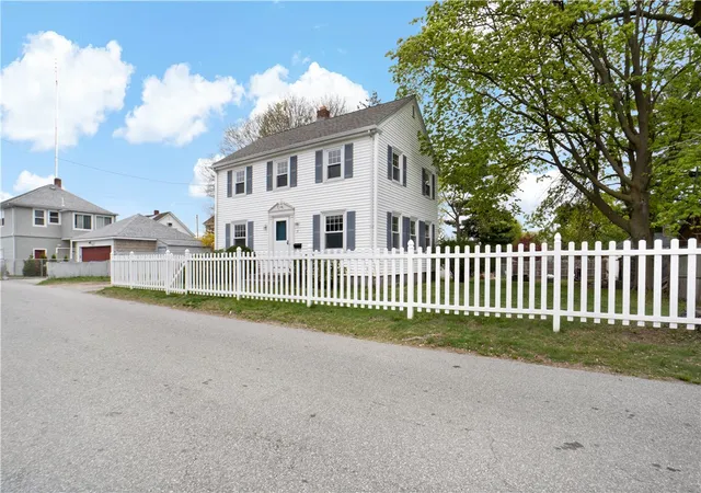 Homes for sale in East Providence, RI | 15 Cooper St, East Providence, RI 02914 | MLS# 1411144