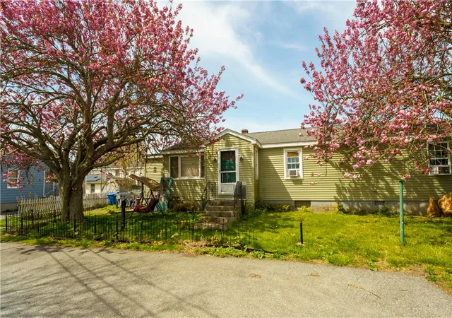 Homes for sale in Newport, RI | 54 Homer St, Newport, RI 02840 | MLS# 1411939
