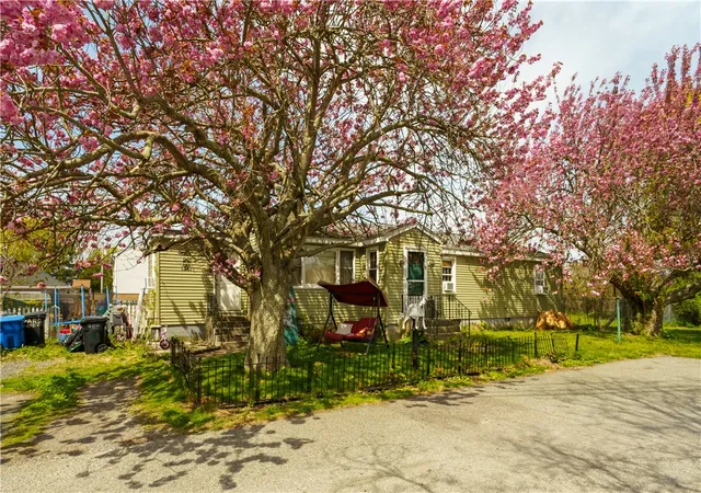 Homes for sale in Newport, RI | 54 Homer St, Newport, RI 02840 | MLS# 1411939