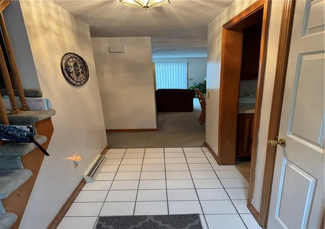 2nd image of 158 Scenery Ln, Johnston, RI 02919 | MLS# 1412198