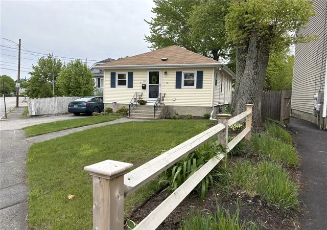 Homes for sale in East Providence, RI | 353 Massasoit Ave, East Providence, RI 02914 | MLS# 1412344