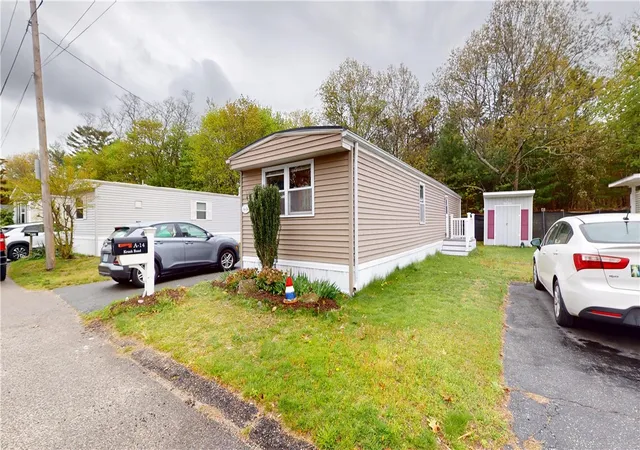 Homes for sale in North Kingstown, RI | 14 Krzak Rd, North Kingstown, RI 02852 | MLS# 1412108
