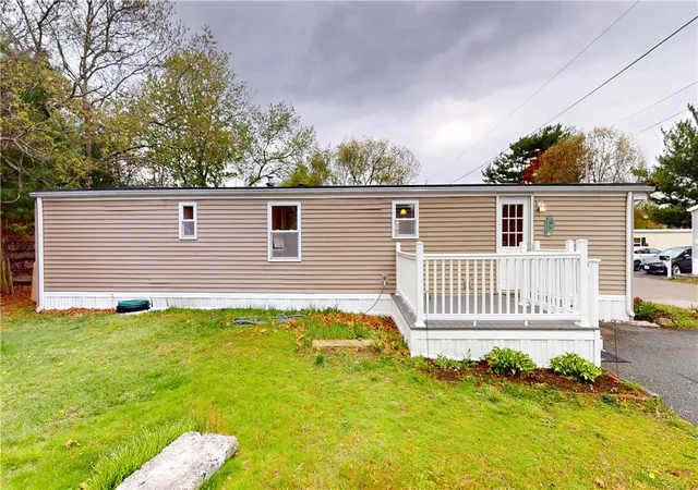 Homes for sale in North Kingstown, RI | 14 Krzak Rd, North Kingstown, RI 02852 | MLS# 1412108