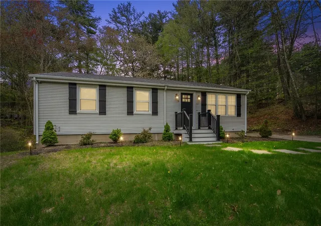 Homes for sale in Glocester, RI | 611 Lake Washington Dr, Glocester, RI 02814 | MLS# 1412366