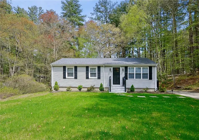 Homes for sale in Glocester, RI | 611 Lake Washington Dr, Glocester, RI 02814 | MLS# 1412366