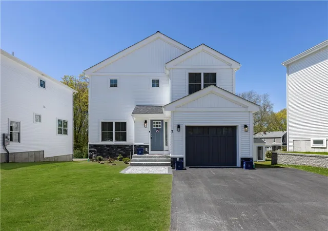 Homes for sale in Smithfield, RI | 9 Stoneridge Rd #9, Smithfield, RI 02917 | MLS# 1412492