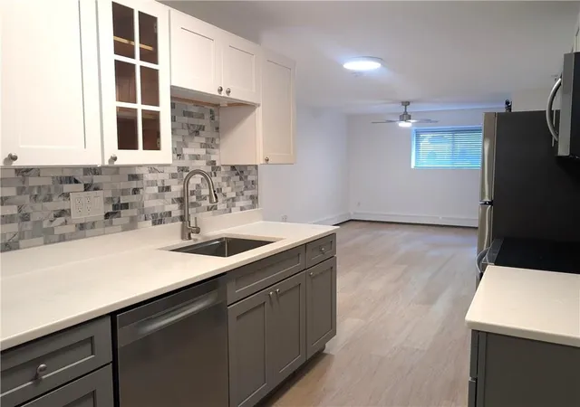 Homes for sale in North Providence, RI | 420 Woodward Rd #19, North Providence, RI 02904 | MLS# 1412494