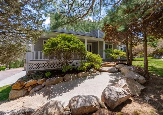 Homes for sale in East Greenwich, RI | 900 South Rd, East Greenwich, RI 02818 | MLS# 1412482