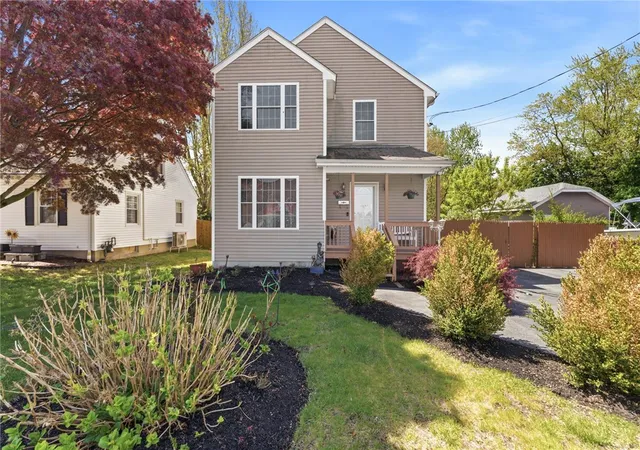 Homes for sale in Cranston, RI | 61 Metropolitan Ave, Cranston, RI 02920 | MLS# 1412515