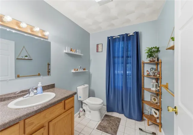 Homes for sale in Cranston, RI | 61 Metropolitan Ave, Cranston, RI 02920 | MLS# 1412515