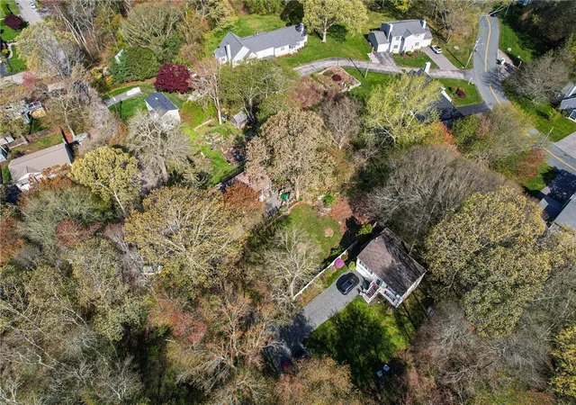 11th image of 7 Winterberry Rd, Narragansett, RI 02882 | MLS# 1412037