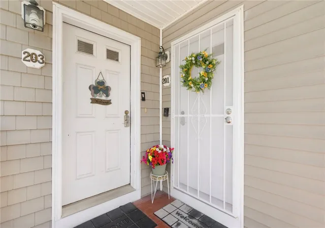 2nd image of 231 Maple Ave #201, Newport, RI 02840 | MLS# 1412220