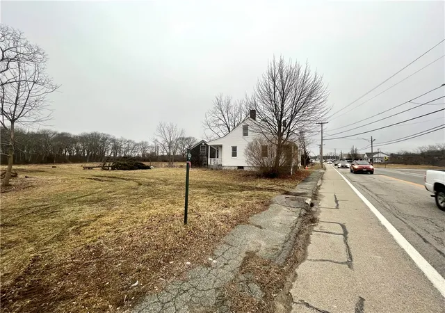 Photo 2 of Single family home for sale at 314 Market St, Warren, RI 02885 | MLS# 1412422 | Listing updated on 2026-05-23
