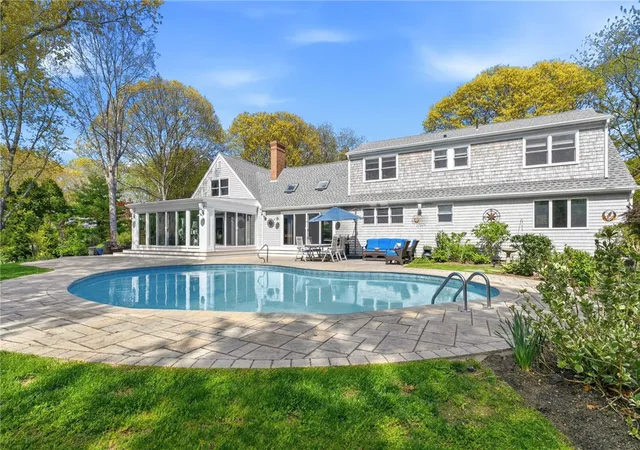 Homes for sale in Jamestown, RI | 219 West Reach Dr, Jamestown, RI 02835 | MLS# 1412458