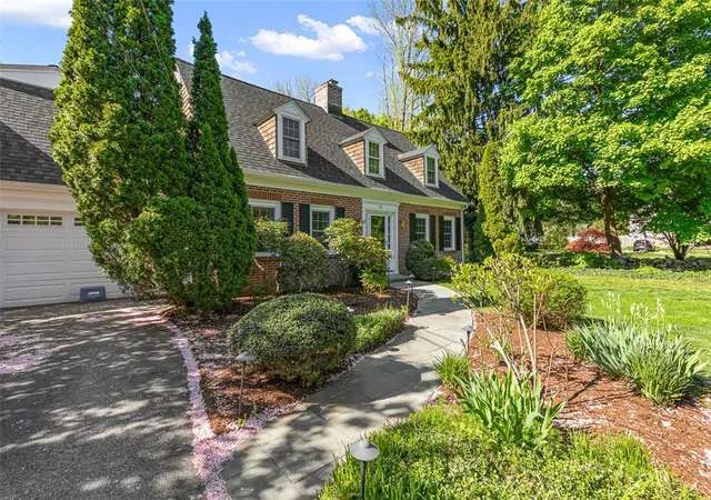 3rd image of 340 Newman Ave, East Providence, RI 02916 | MLS# 1412539