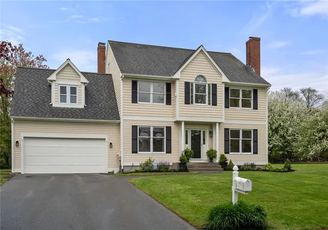 Homes for sale in Middletown, RI | 43 Blue Grass Dr, Middletown, RI 02842 | MLS# 1412701