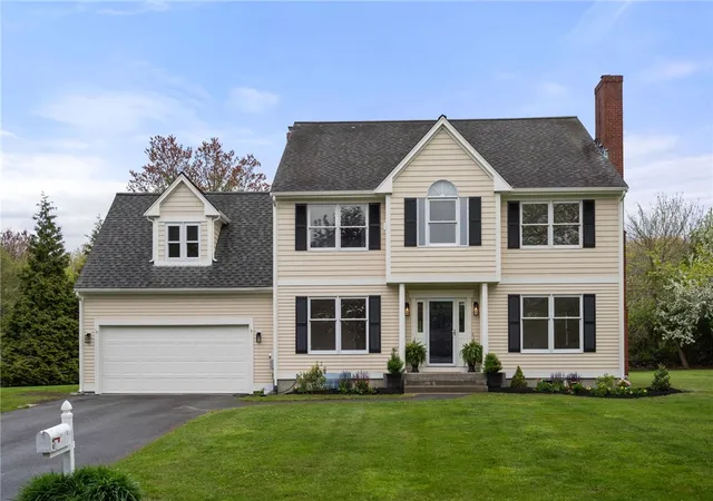 Homes for sale in Middletown, RI | 43 Blue Grass Dr, Middletown, RI 02842 | MLS# 1412701