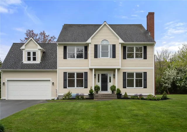 Homes for sale in Middletown, RI | 43 Blue Grass Dr, Middletown, RI 02842 | MLS# 1412701
