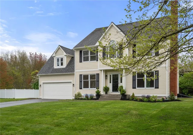 Homes for sale in Middletown, RI | 43 Blue Grass Dr, Middletown, RI 02842 | MLS# 1412701