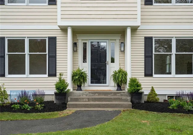 Homes for sale in Middletown, RI | 43 Blue Grass Dr, Middletown, RI 02842 | MLS# 1412701