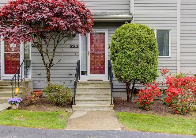 Homes for sale in Smithfield, RI | 23 Waterview Dr #B, Smithfield, RI 02917 | MLS# 1412438